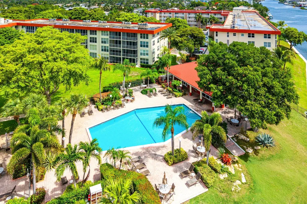 3150 NE 48th Court Lighthouse Point FL 33064