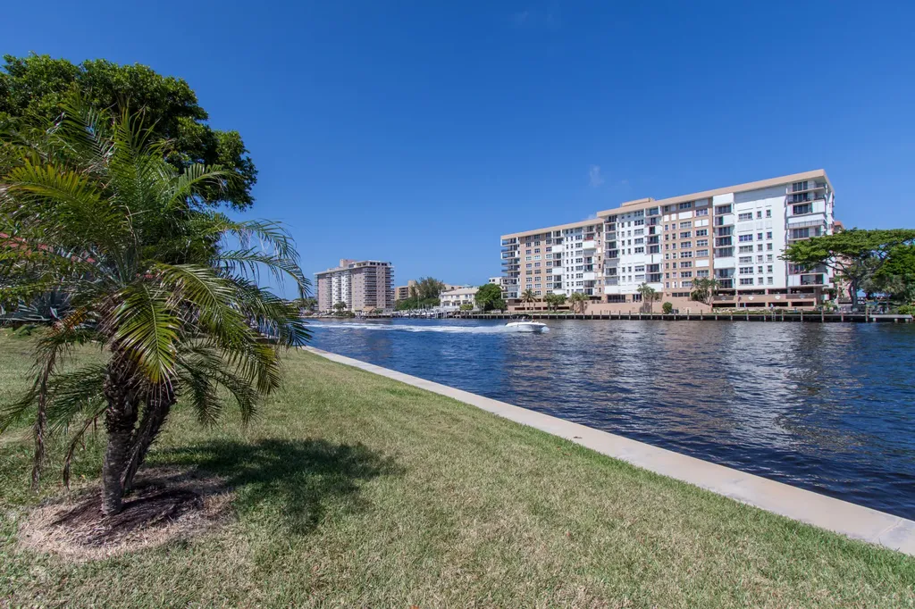 3150 NE 48th Court Lighthouse Point FL 33064