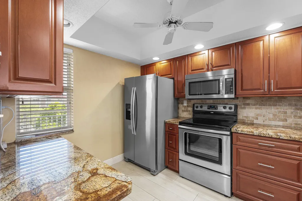 3150 NE 48th Court Lighthouse Point FL 33064