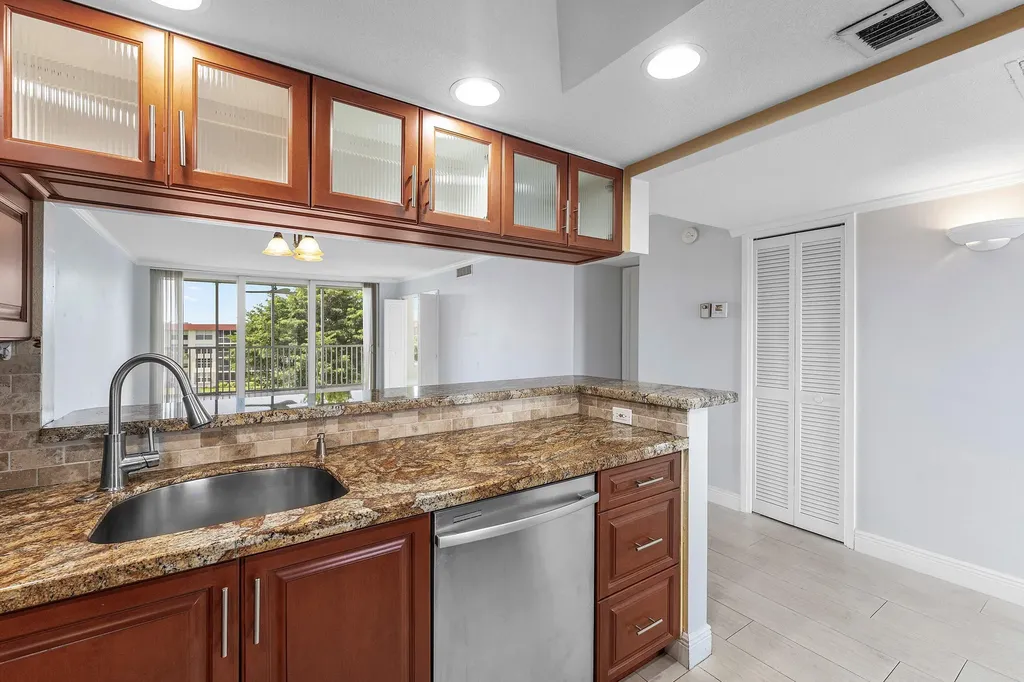 3150 NE 48th Court Lighthouse Point FL 33064