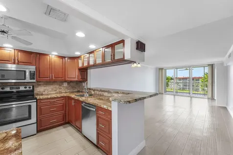 3150 NE 48th Court Lighthouse Point FL 33064