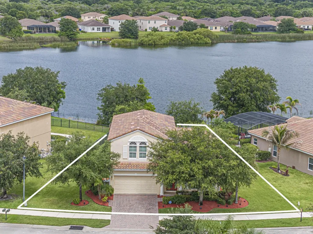 1750 SW Berkshire Circle Circle SW Vero Beach FL 32968