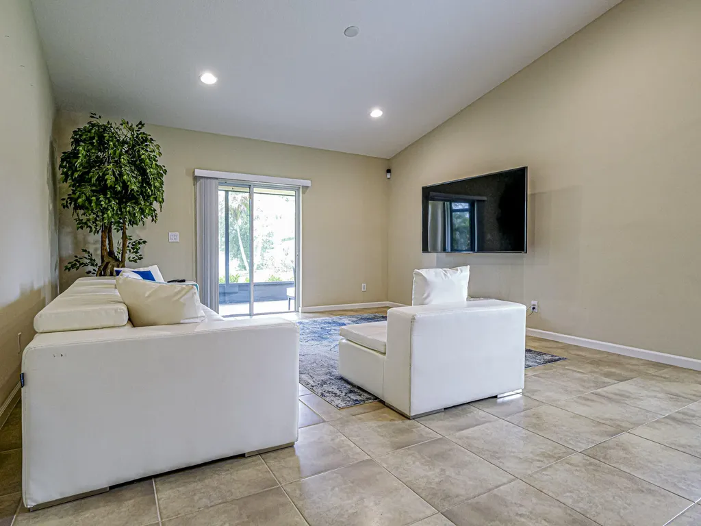 1750 SW Berkshire Circle Circle SW Vero Beach FL 32968