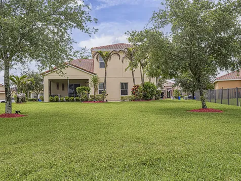 1750 SW Berkshire Circle Circle SW Vero Beach FL 32968