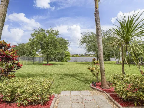 1750 SW Berkshire Circle Circle SW Vero Beach FL 32968