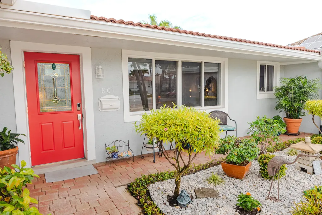 801 SE 5th Terrace Pompano Beach FL 33060
