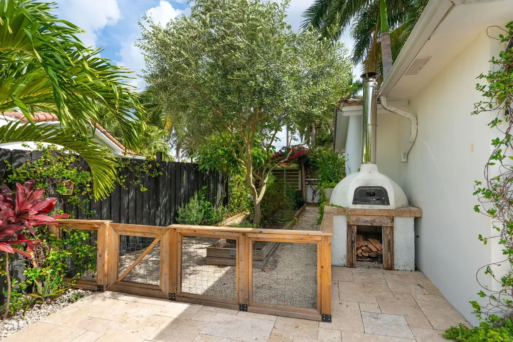 6040 SW 14th Street Plantation FL 33317