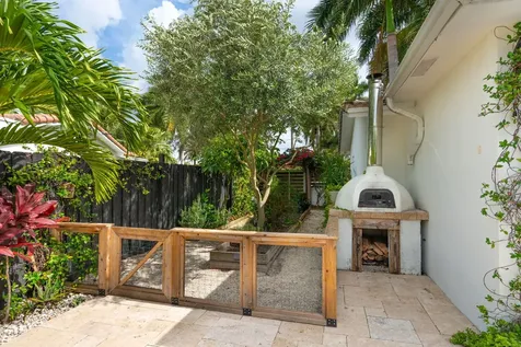 6040 SW 14th Street Plantation FL 33317