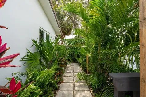 6040 SW 14th Street Plantation FL 33317