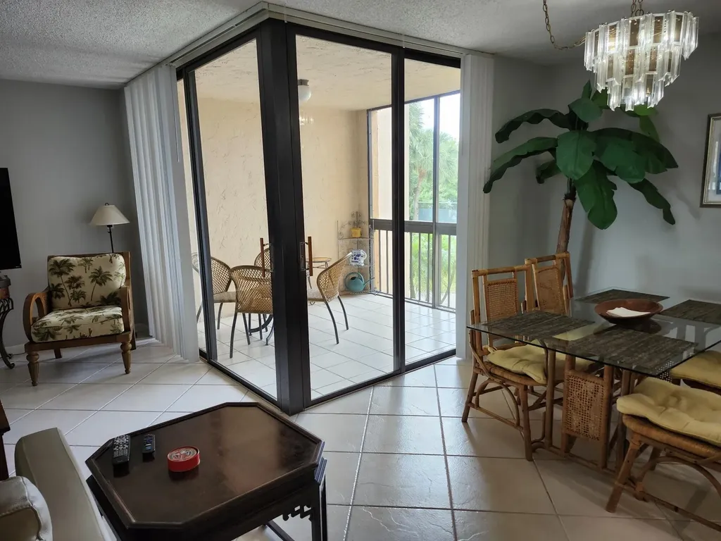 450 Egret Circle Delray Beach FL 33444