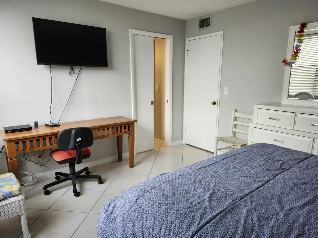 450 Egret Circle Delray Beach FL 33444