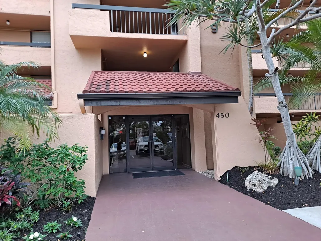 450 Egret Circle Delray Beach FL 33444