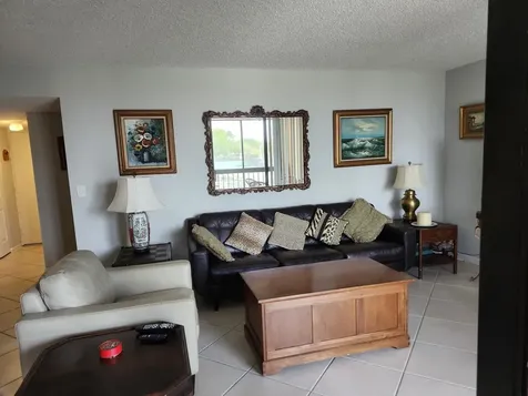 450 Egret Circle Delray Beach FL 33444