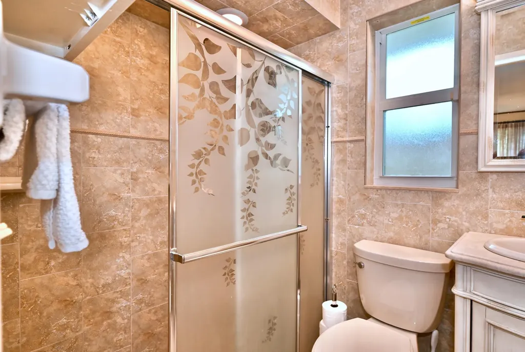 129 Alhambra Place West Palm Beach FL 33405