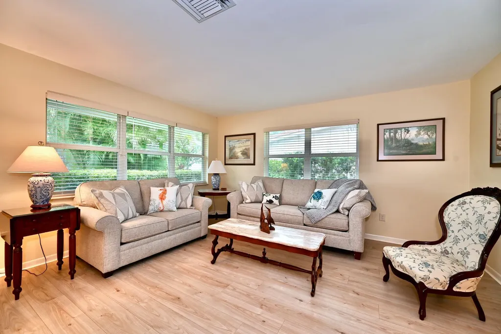 129 Alhambra Place West Palm Beach FL 33405