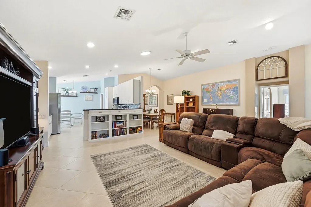 5081 Glenville Drive Boynton Beach FL 33437