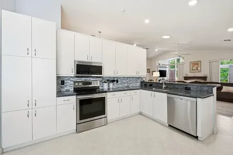 5081 Glenville Drive Boynton Beach FL 33437