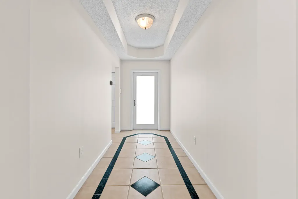 376 E Royal Cove Circle Davie FL 33325