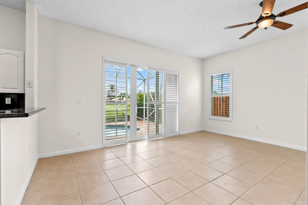 376 E Royal Cove Circle Davie FL 33325