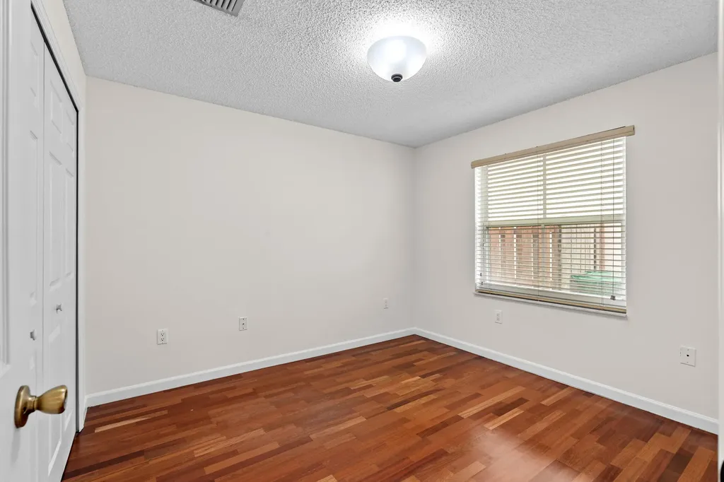 376 E Royal Cove Circle Davie FL 33325
