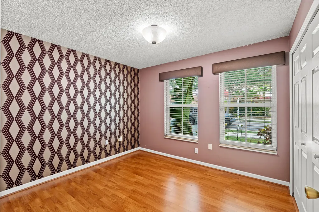 376 E Royal Cove Circle Davie FL 33325
