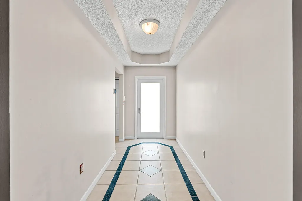 376 E Royal Cove Circle Davie FL 33325