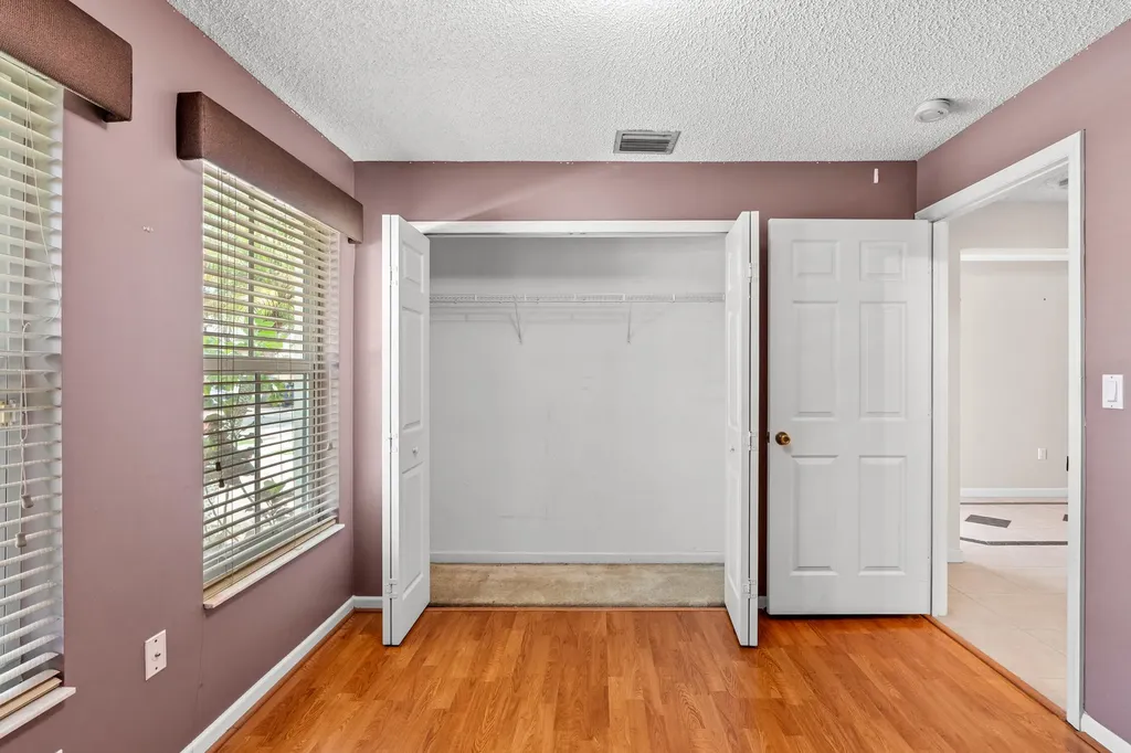 376 E Royal Cove Circle Davie FL 33325