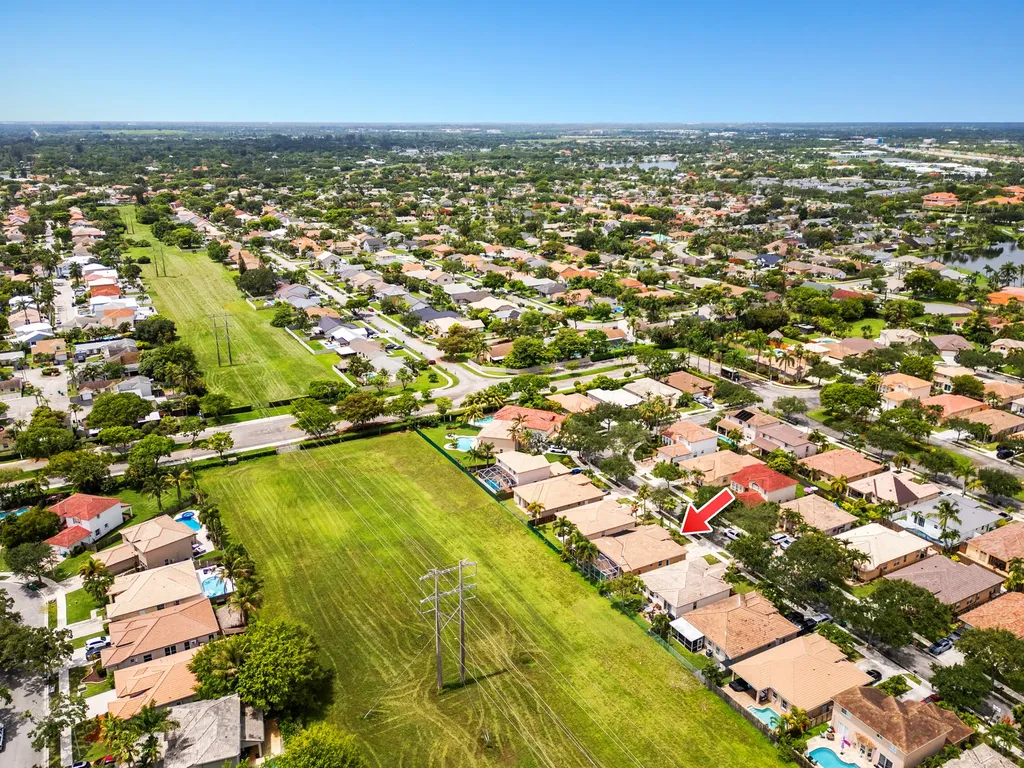 376 E Royal Cove Circle Davie FL 33325