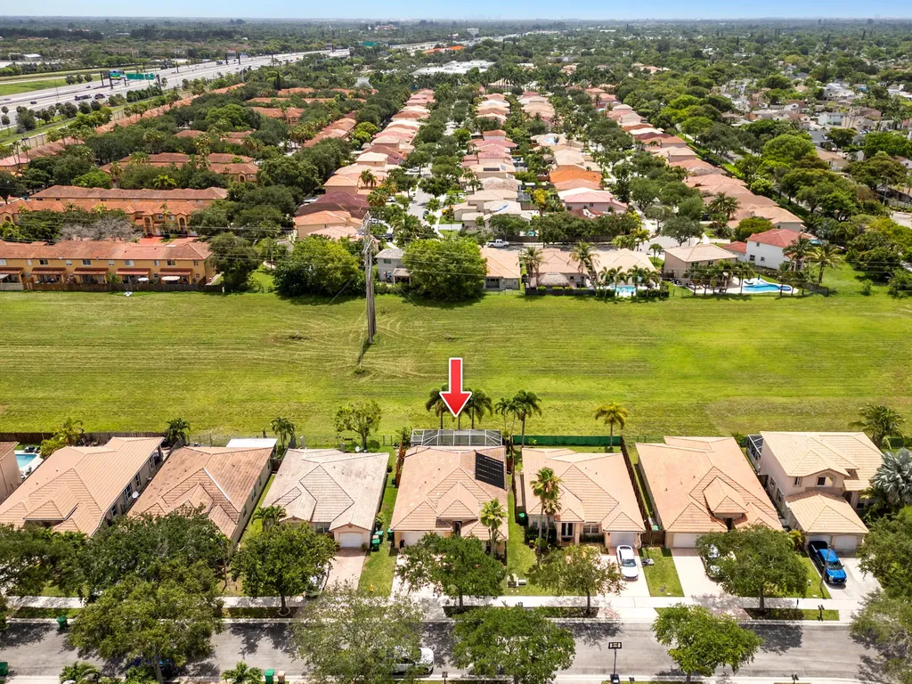 376 E Royal Cove Circle Davie FL 33325