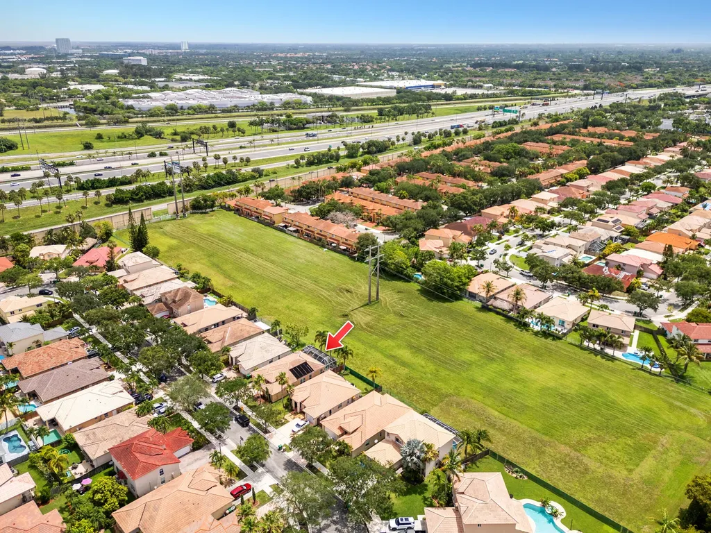 376 E Royal Cove Circle Davie FL 33325