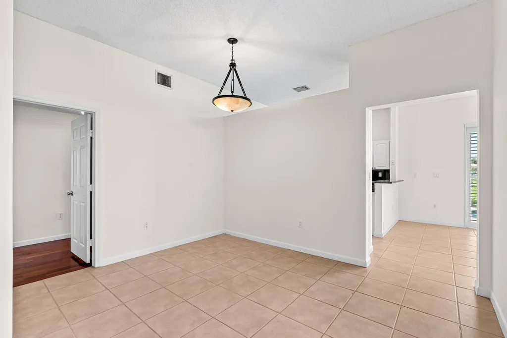 376 E Royal Cove Circle Davie FL 33325