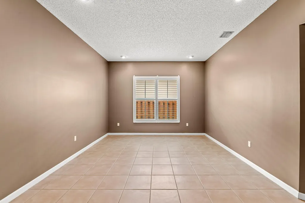 376 E Royal Cove Circle Davie FL 33325