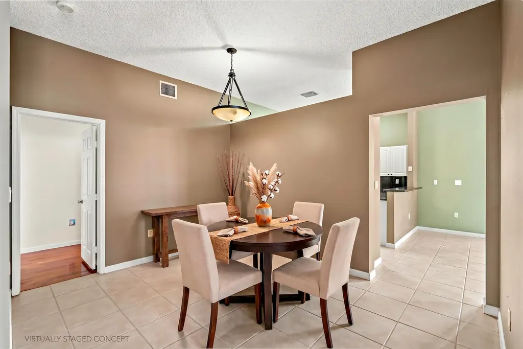 376 E Royal Cove Circle Davie FL 33325