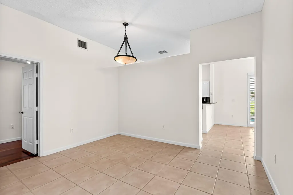 376 E Royal Cove Circle Davie FL 33325
