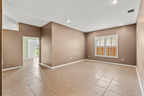 376 E Royal Cove Circle Davie FL 33325