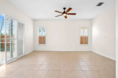 376 E Royal Cove Circle Davie FL 33325