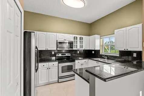 376 E Royal Cove Circle Davie FL 33325