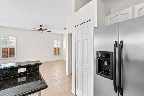 376 E Royal Cove Circle Davie FL 33325
