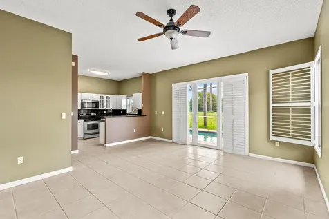 376 E Royal Cove Circle Davie FL 33325