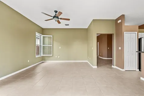 376 E Royal Cove Circle Davie FL 33325