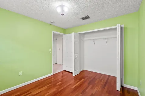 376 E Royal Cove Circle Davie FL 33325
