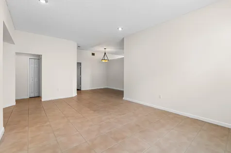 376 E Royal Cove Circle Davie FL 33325