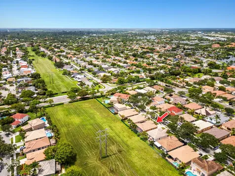 376 E Royal Cove Circle Davie FL 33325