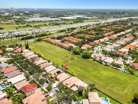 376 E Royal Cove Circle Davie FL 33325