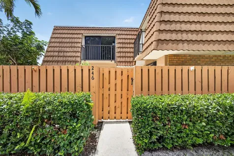 246 Charter Way West Palm Beach FL 33407