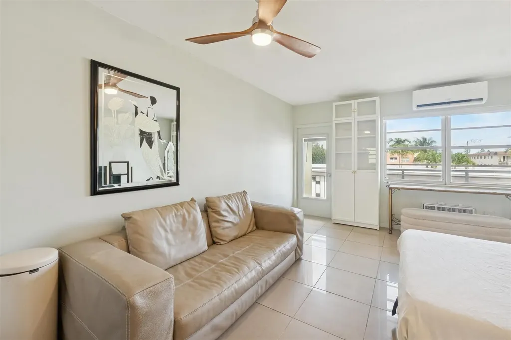 851 Meridian Avenue Miami Beach FL 33139
