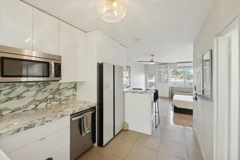 851 Meridian Avenue Miami Beach FL 33139