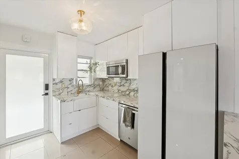 851 Meridian Avenue Miami Beach FL 33139
