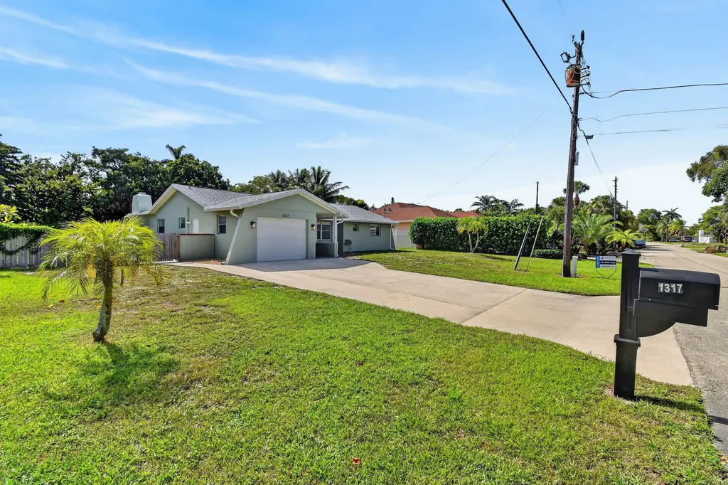 1317 Willow Road West Palm Beach FL 33406
