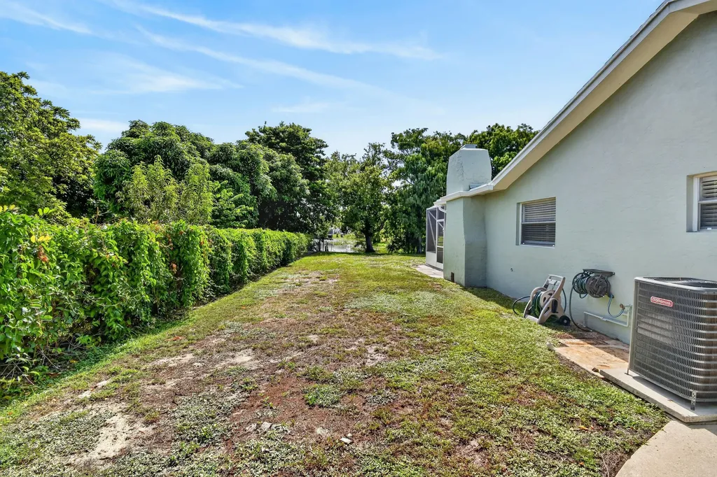 1317 Willow Road West Palm Beach FL 33406